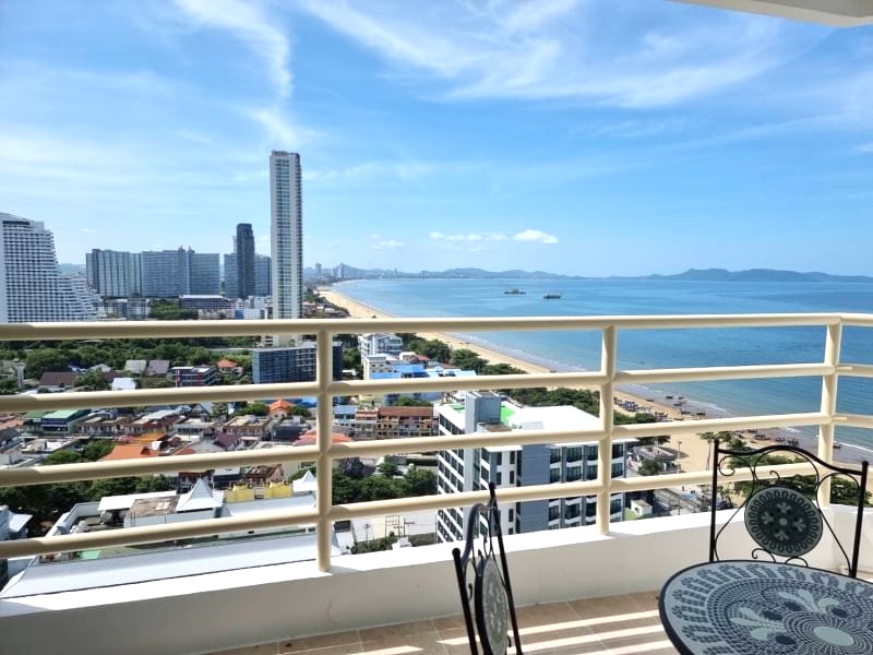 View Talay 8, 48 sqm studio 20th floor sea view