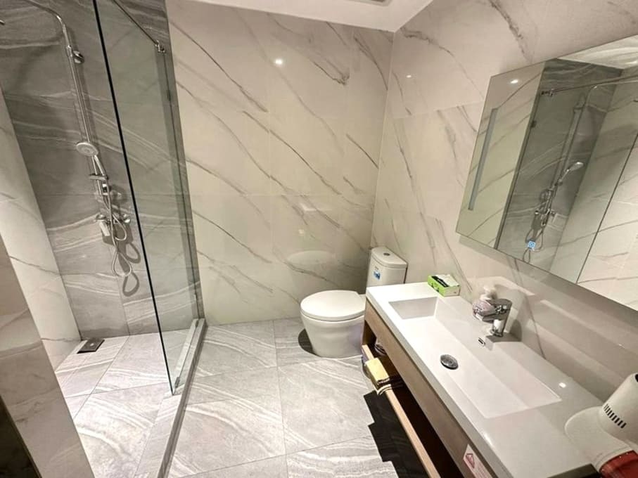 2BR Condo for Rent at Once Pattaya｜58 sqm｜23rd Floor｜Sea View & City View｜Near Terminal 21 Pattaya