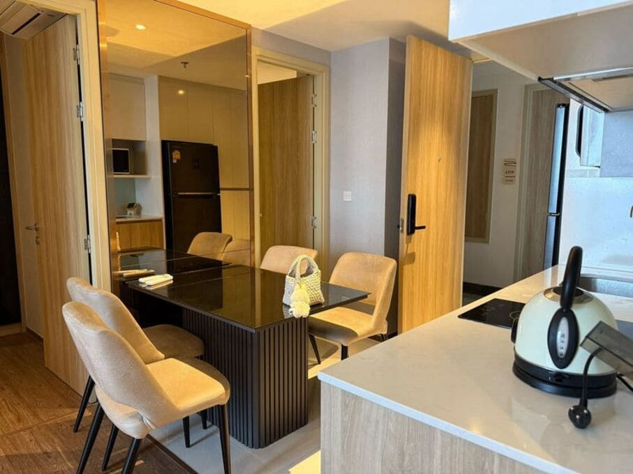 2BR Condo for Rent at Once Pattaya｜58 sqm｜23rd Floor｜Sea View & City View｜Near Terminal 21 Pattaya