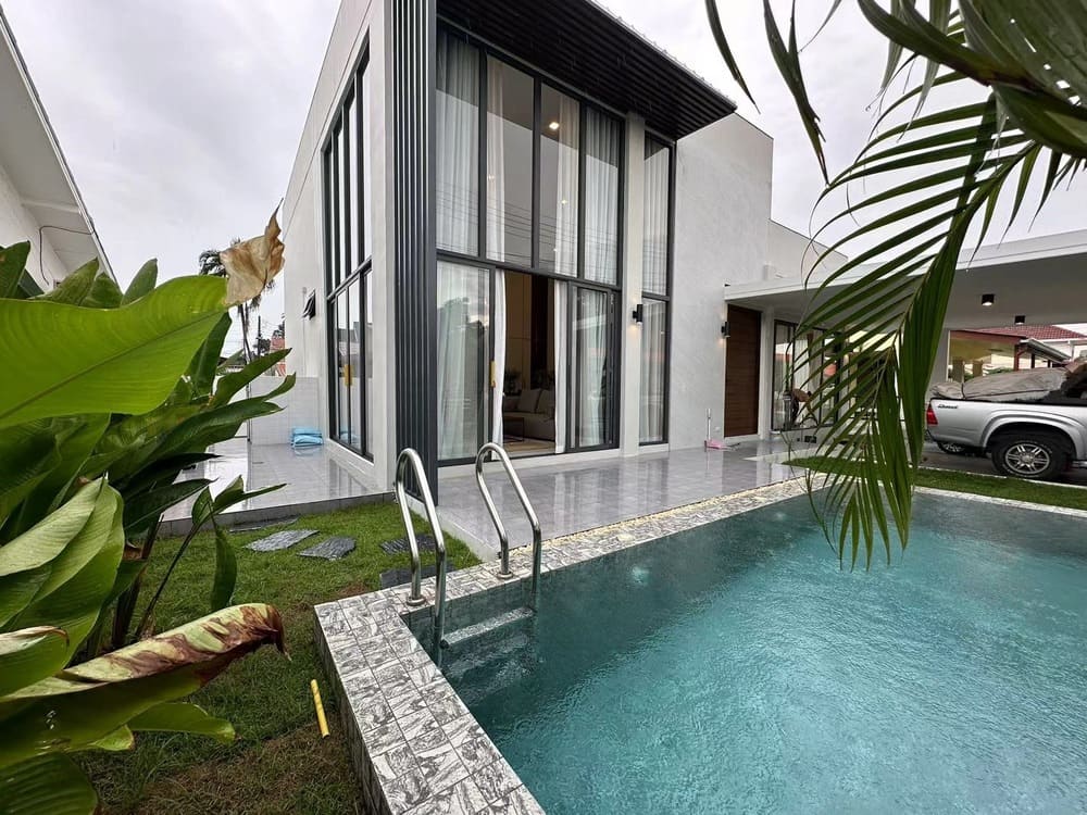 Wong Amat Beachfront Living Area, Brand New Pool Villa, 296 sqm 3 Beds