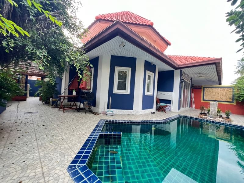 Land 288 sqm 2 beds pool villa in South Pattaya