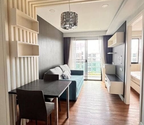 Dusit Grand Parkfloor pool view