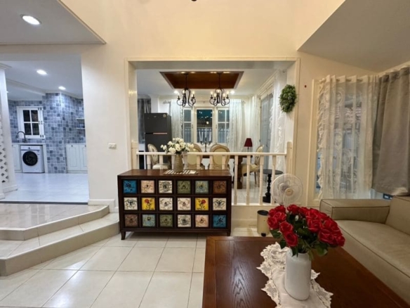 Land 260 sqm 3 beds 2 storey pool villa in Jomtien Pattaya