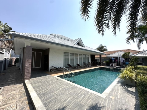 Land 820 sqm 6 beds luxury pool villa in Pratumnak, Pattaya