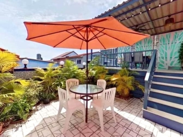 Just 600m from the beach, beautiful 4 bedroom townhouse in Pratumnak Hill