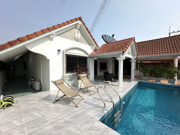 Near Tara International School, 300 sqm of land, 4-bedroom pool villa
