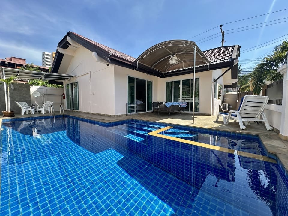 Jomtien Condotel and Village
