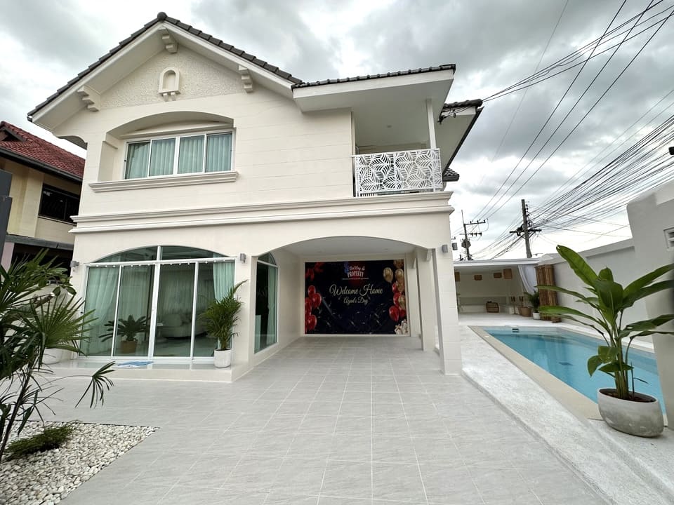 284 sqm 5-bedroom pool villa for sale at Country Club Villa, near Makro supermarket