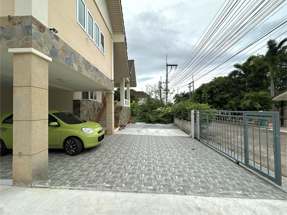 For Rent｜Pattaya Park Hill 2, East Pattaya｜4BR 2-Storey Villa｜440 m² Land｜Near Bangkok Hospital Pattaya