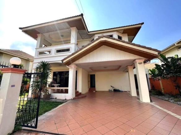 Near Tara International School, 300 sqm of land, 4-bedroom pool villa