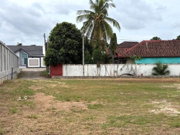 Mabprachan 湖附近别墅社区 904㎡ 地块