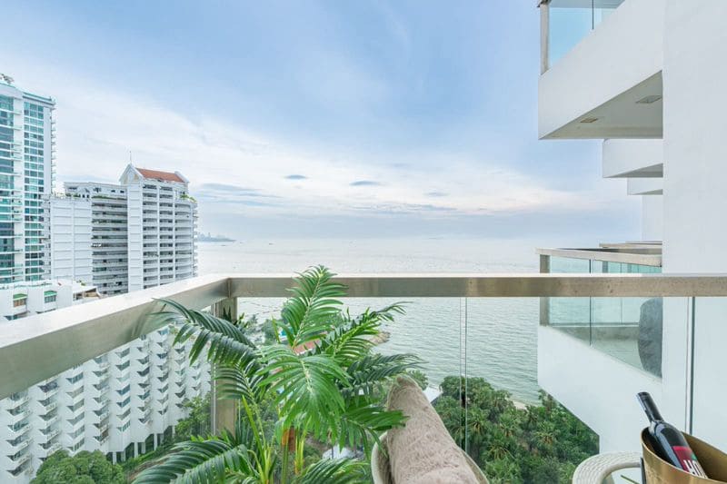 The Palm Wongamat, 32 sqm Studio 20th floor with a beautiful sea view