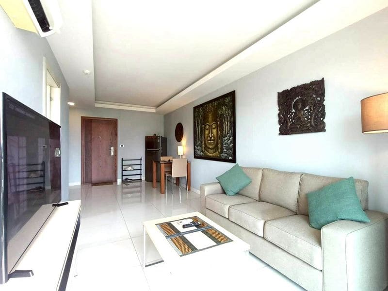 Laguna Beach Resort, 44.5 sqm 1-bedroom on the 4th floor with pool view