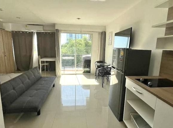 Trio Gems 三宝石公寓，30平米开间4楼城市景