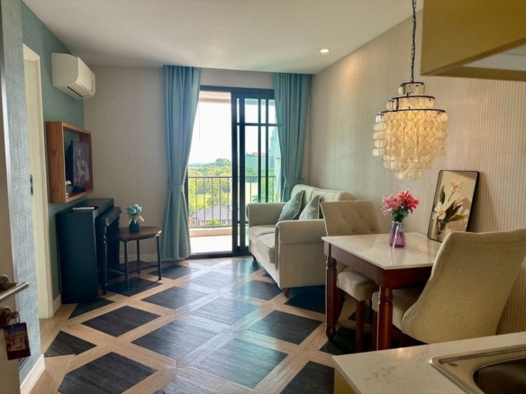 Espana Condo Resort 西班牙度假公寓，35平米1居室7楼城市景