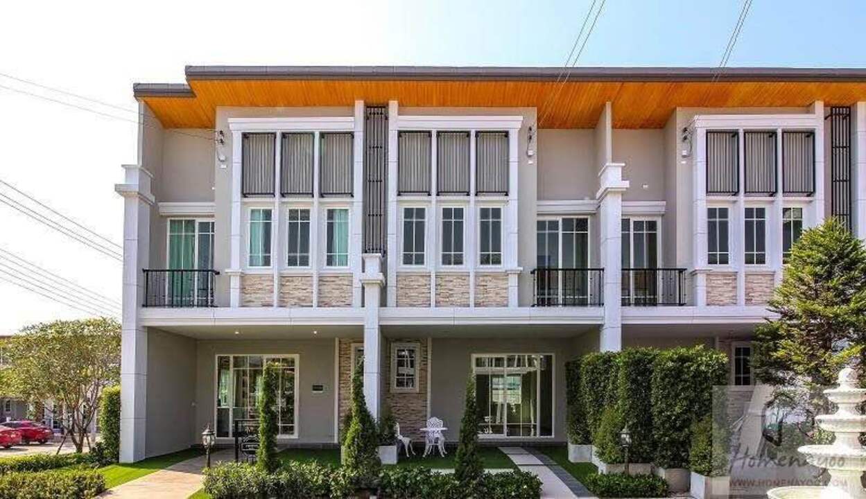 Golden Town 黄金小镇｜4房3卫精装联排别墅