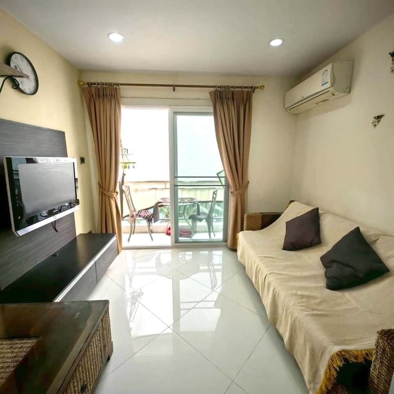 Park Lane Jomtien 公园巷，35平米1居室6楼泳池景