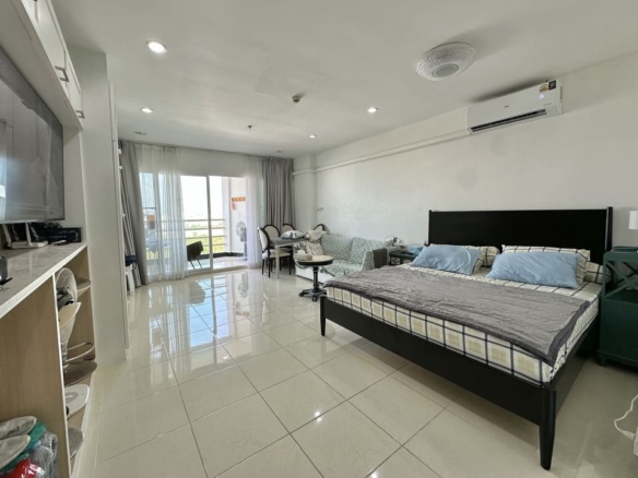 View talay 5D, 48 sqm studio on the 14th floor with sea view