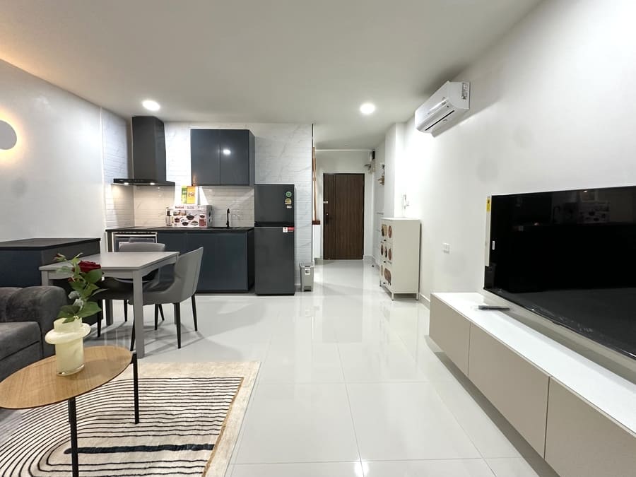 Jomtien Plaza Residence – Newly Renovated 45 sqm Studio（A512）