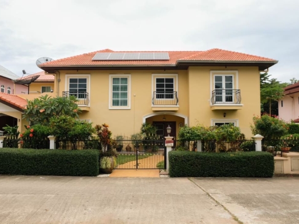 靠近大象村 El Grande 泳池别墅｜640㎡土地｜6居室