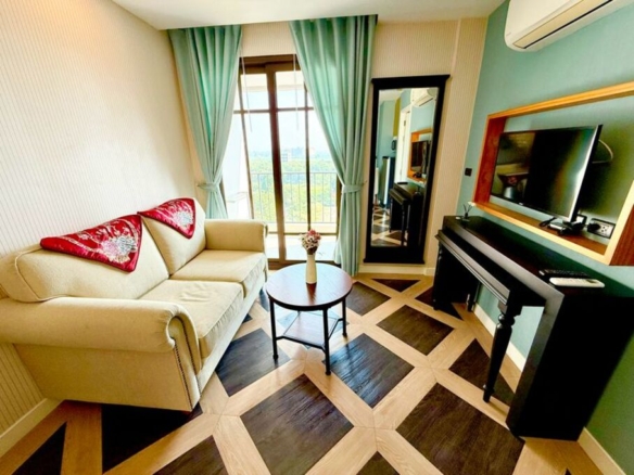 Espana Condo Resort 西班牙度假公寓，37平米1居室7楼城市景