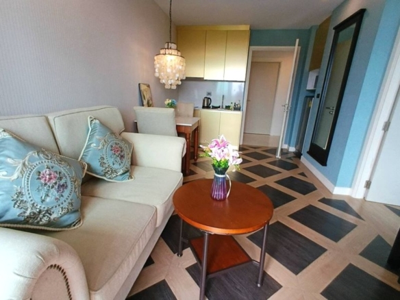 Espana Condo Resort 西班牙度假公寓，35平米1居室7楼城市景