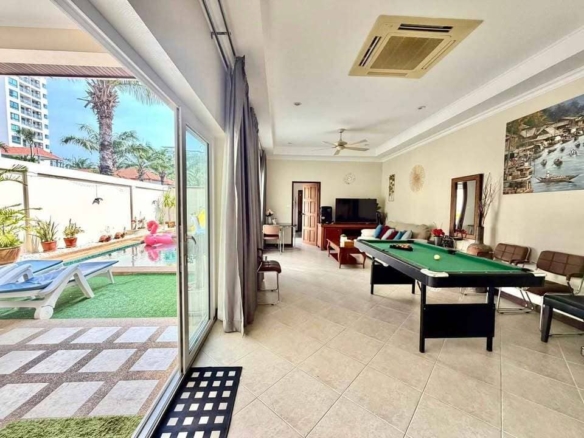 享有私属海滩 | Majestic 富丽居，占地208平米2居室泳池别墅