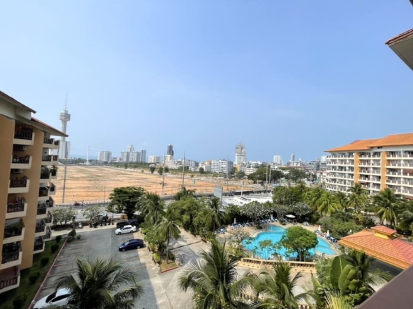 Royal Hill Resort，126平米2居室5楼城市和泳池景(公司名)