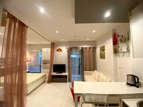 距中天海边200米｜The Gallery Condo 画廊公寓，34平米开间1楼