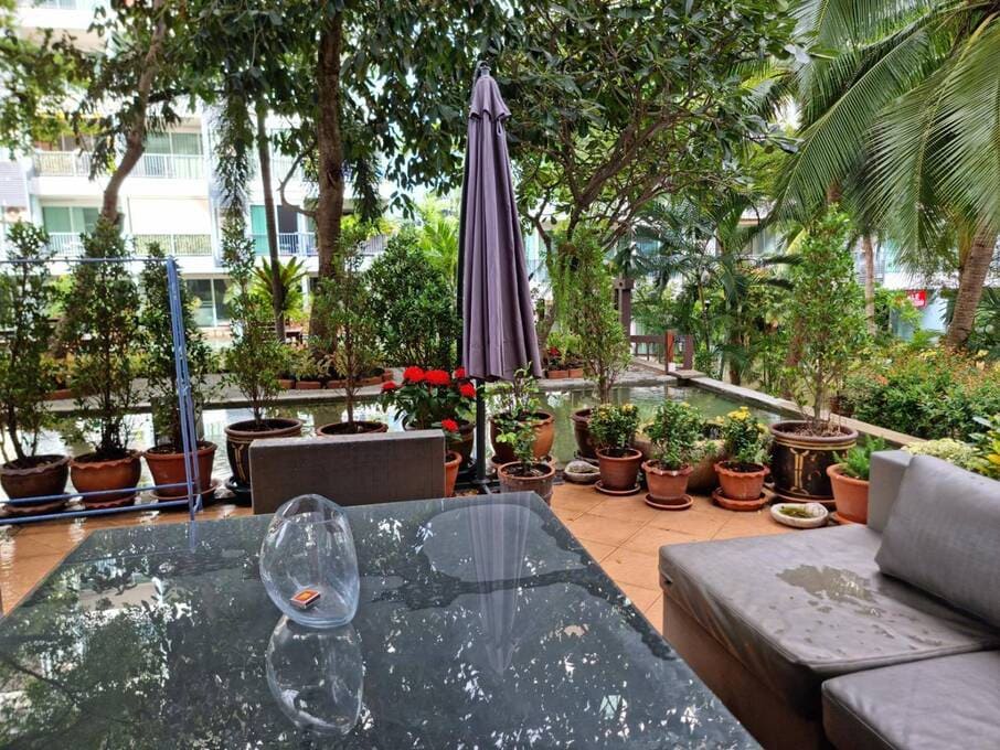 Diamond Suites Resort 钻石套房,101平米2居室C栋一楼带花园