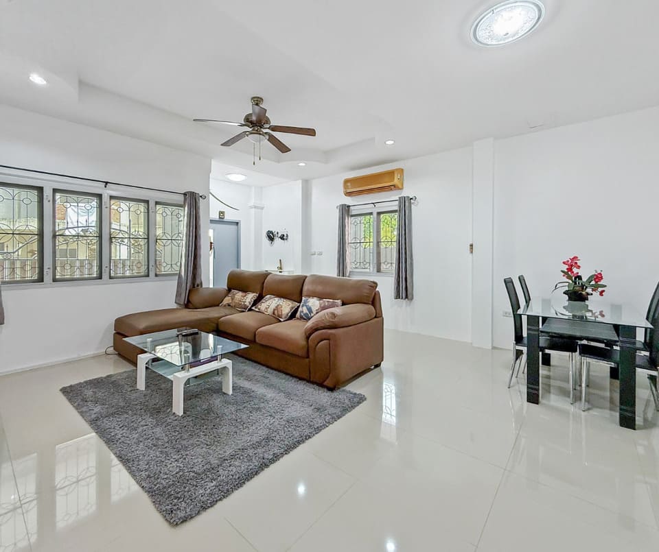 553889453_790056140620869_1383881252215376036_n-Photoroom