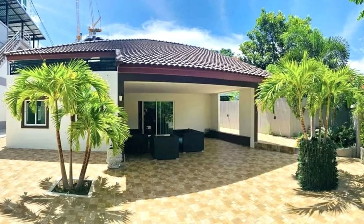 中天二路旁(近中天夜市)|占地约400㎡ · 6卧两层独栋别墅