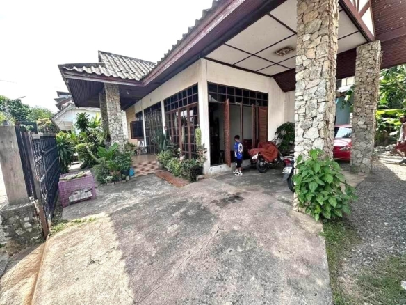 东区（近市中心）| 占地360㎡ 独栋别墅（1单人房+3商铺）