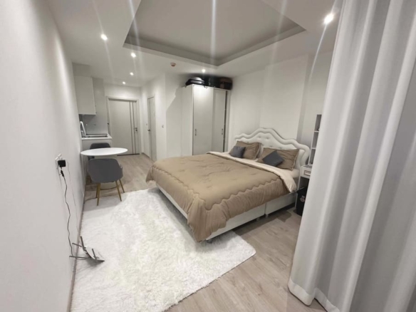 Siam Oriental Dream 东方梦想，25平米开间泳池景