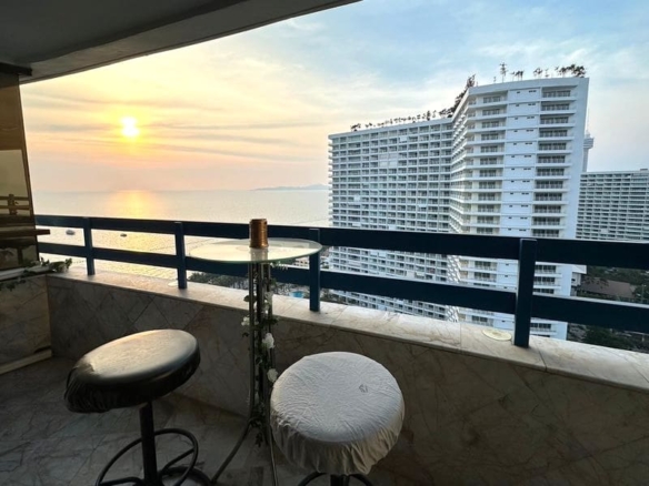 Jomtien Plaza Condotel 中天广场， 126平米2居室20楼海景