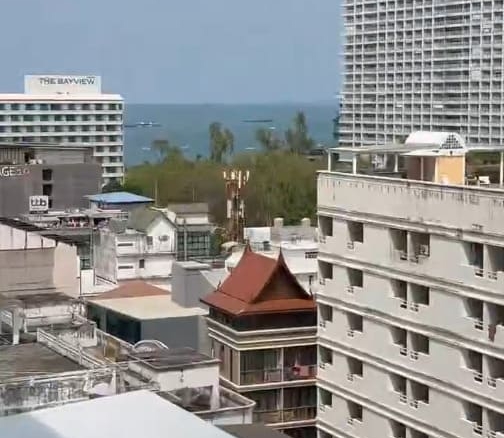 The Base 贝斯公寓，51平米2居室B11楼小片海景