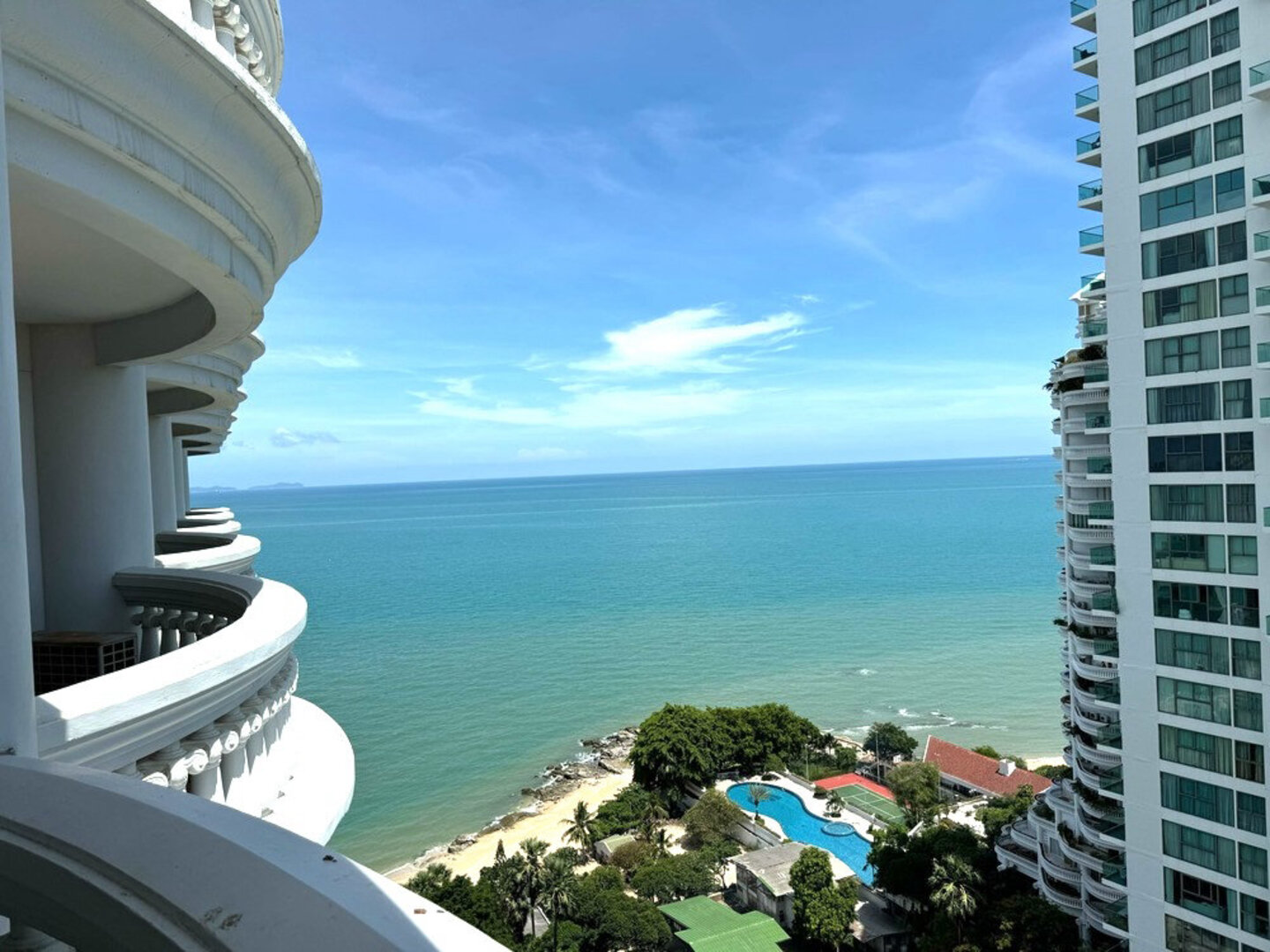 Park Beach CondominiumPark Beach, 52 sqm studio 18 floor seaview