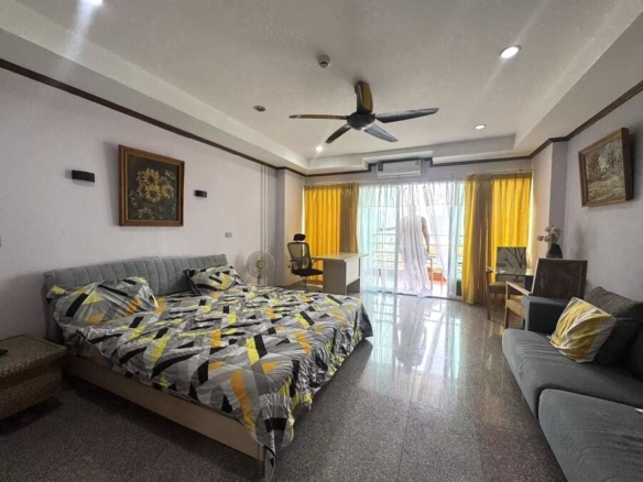 Studio Condo for Sale at View Talay 5D, Pattaya | 48 sqm | 12th Floor | Partial Sea View | Near Jomtien Beach