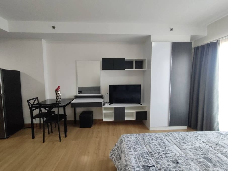 Studio Condo for Rent at Supalai Mare, Pattaya | 32 sqm | Partial Sea View