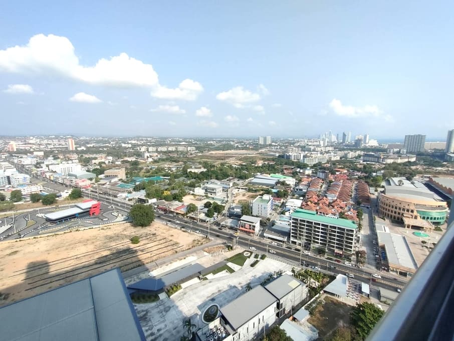 Studio Condo for Rent at Supalai Mare, Pattaya | 32 sqm | Partial Sea View
