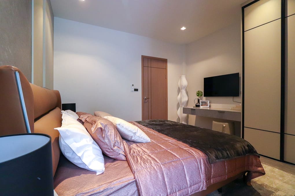 芭提雅南区 Aura City Center Pool Villa（奥拉市中心泳池别墅）8卧9卫｜房屋面积600㎡｜近步行街