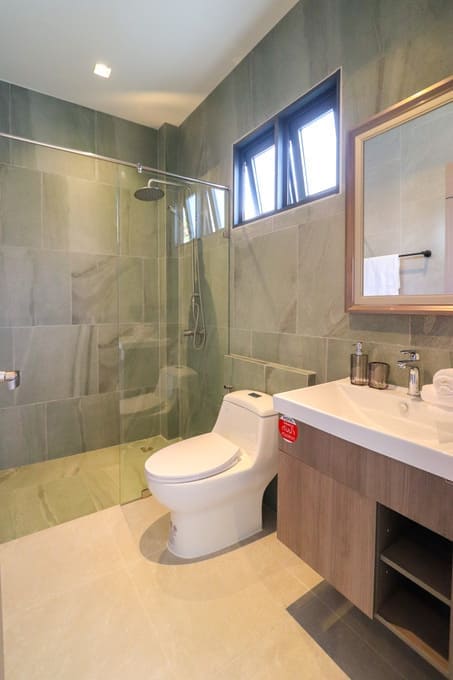 芭提雅南区 Aura City Center Pool Villa（奥拉市中心泳池别墅）8卧9卫｜房屋面积600㎡｜近步行街