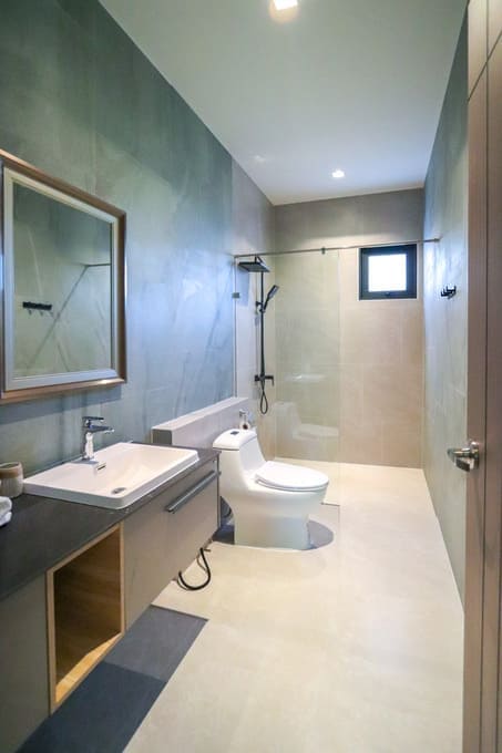 芭提雅南区 Aura City Center Pool Villa（奥拉市中心泳池别墅）8卧9卫｜房屋面积600㎡｜近步行街
