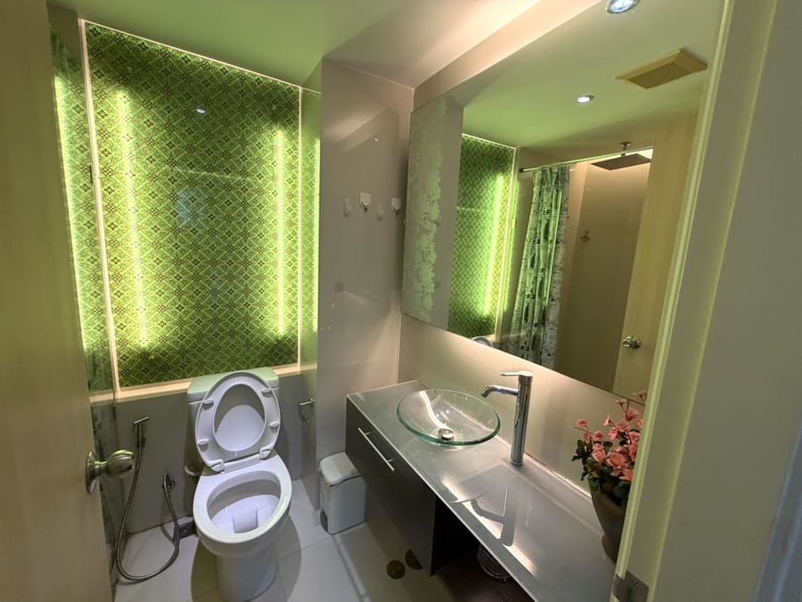 1BR Condo for Rent at Grande Caribbean, Pattaya | 37 sqm | Pool View