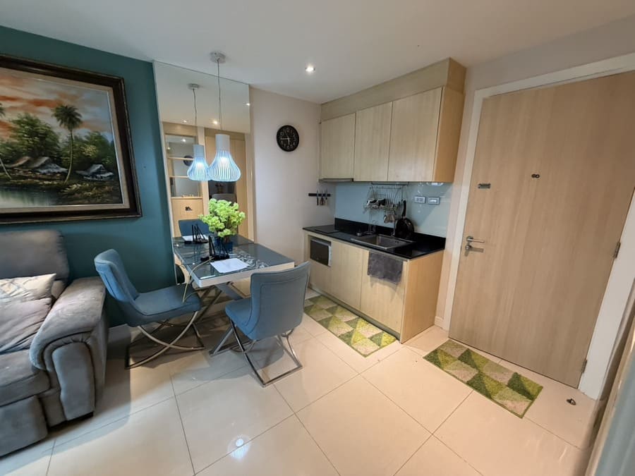 1BR Condo for Rent at Grande Caribbean, Pattaya | 37 sqm | Pool View