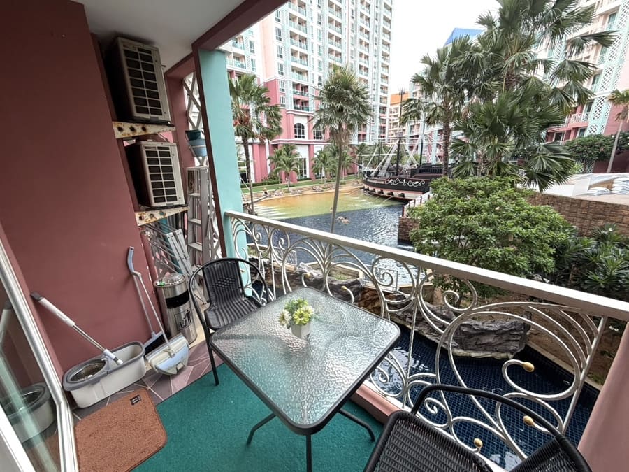 1BR Condo for Rent at Grande Caribbean, Pattaya | 37 sqm | Pool View