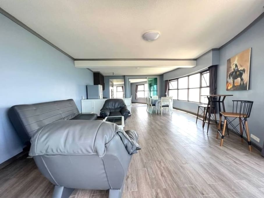 1BR Condo for Rent at Metro Jomtien Condotel, Pattaya | 110 sqm | 9th Floor | Sea View | Beachfront