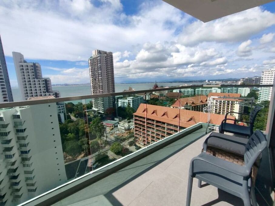 1BR Condo for Rent at Wongamat Tower, Pattaya | 42 sqm | 20th Floor | Sea View