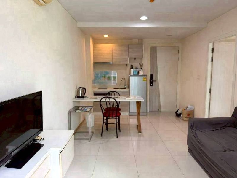 1BR Condo for Rent at Acqua Condo, Pattaya | 37 sqm | 2nd Floor | Pool View (A31/96)