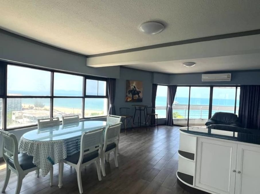 1BR Condo for Rent at Metro Jomtien Condotel, Pattaya | 110 sqm | 9th Floor | Sea View | Beachfront